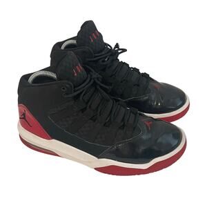 Air Jordan Men’s Max Aura Athletic Shoes AQ9084-006 sz 8 Classic Black Red White